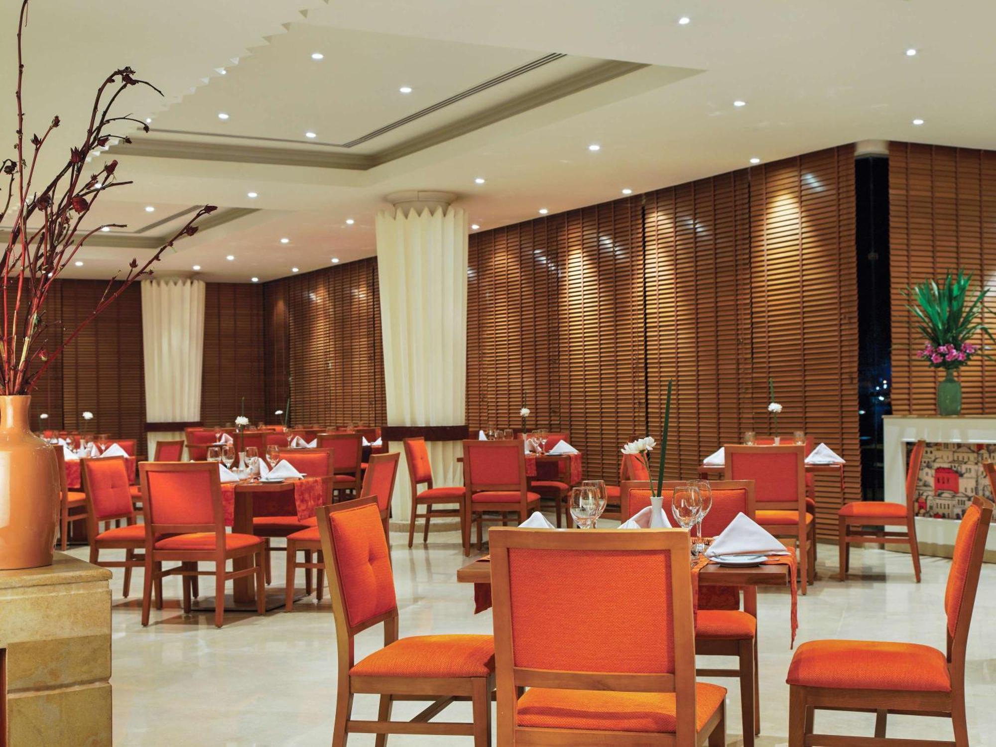 โมเวนพิค รีสอร์ต อัสวาน Hotel ภายนอก รูปภาพ